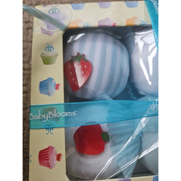 Macys Baby Blooms 6 PC Set 2 Bibs,2 Long Sleeve Tops,2 PJ Bottoms Sz 6-12 Month - Picture 2 of 5